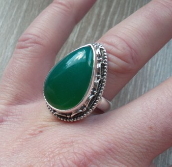 Zilveren ring gezet met druppelvorm groene Onyx maat 17.3 mm